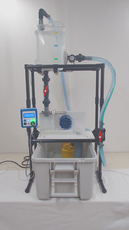 実際に水を循環させて動いている室内用水力発電実験キット全体
