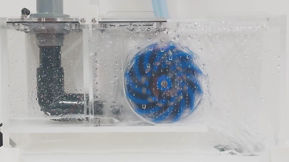 水車へ横から水を当てる実験